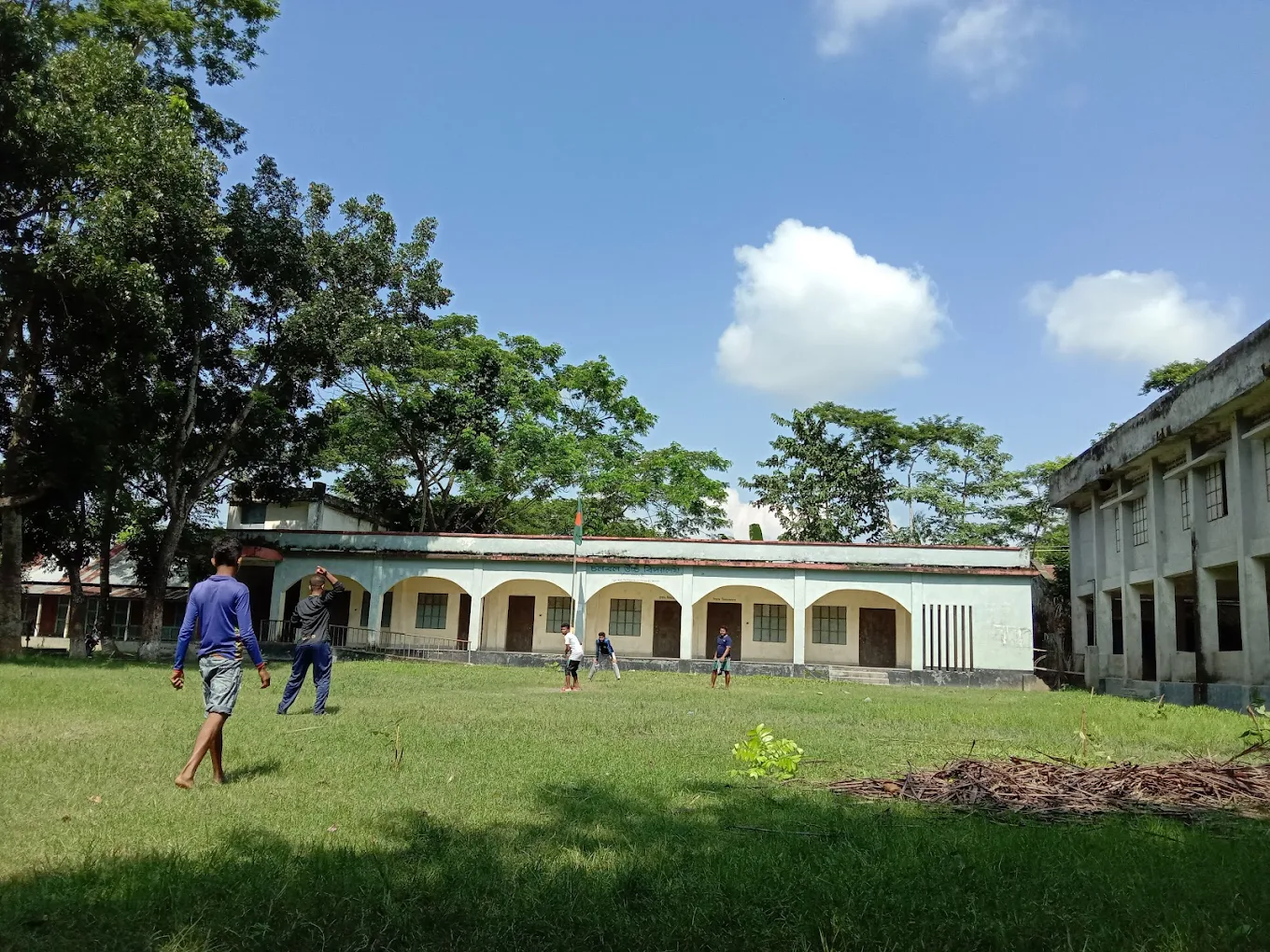 স্কুলের ছবি